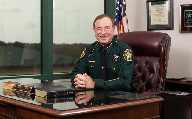 Florida sheriffs rebel against Trump and DeSantis mass deportation efforts