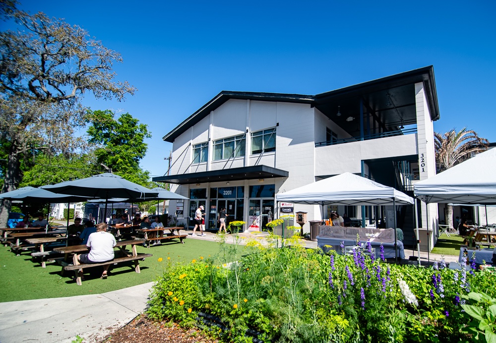 East End Market gets a Venetian snack bar; there’s another Johnny’s Diner, and more Orlando food news