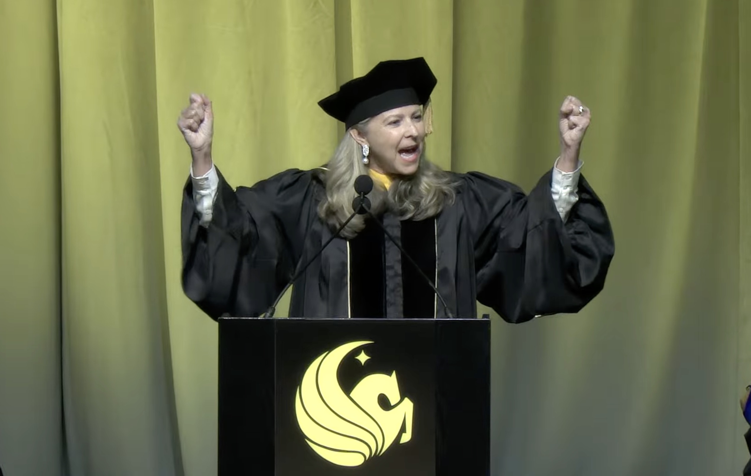 Graduates Boo AI Mentions at 2026 Commencement Ceremonies
