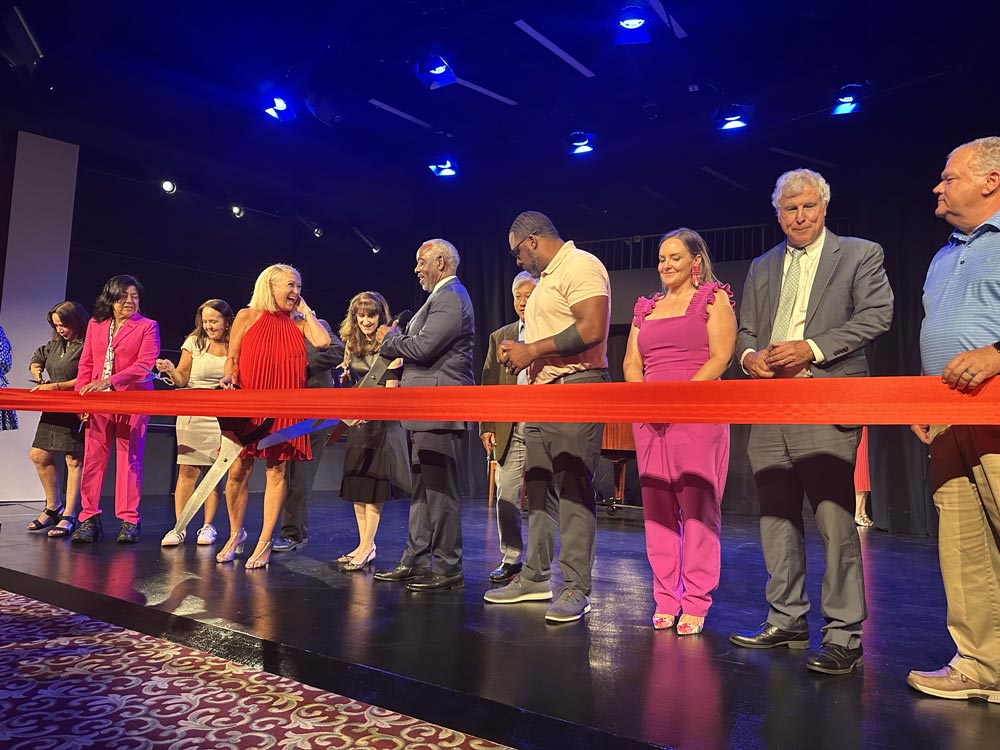 Winter Park Playhouse raises the curtain on its newly renovated home